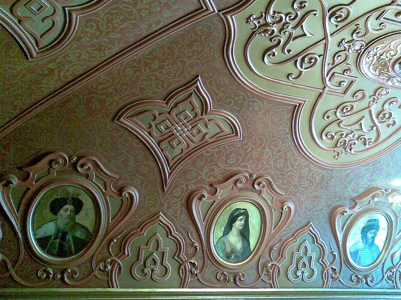 dvorec-volkovyh-jusupovyh-ornament