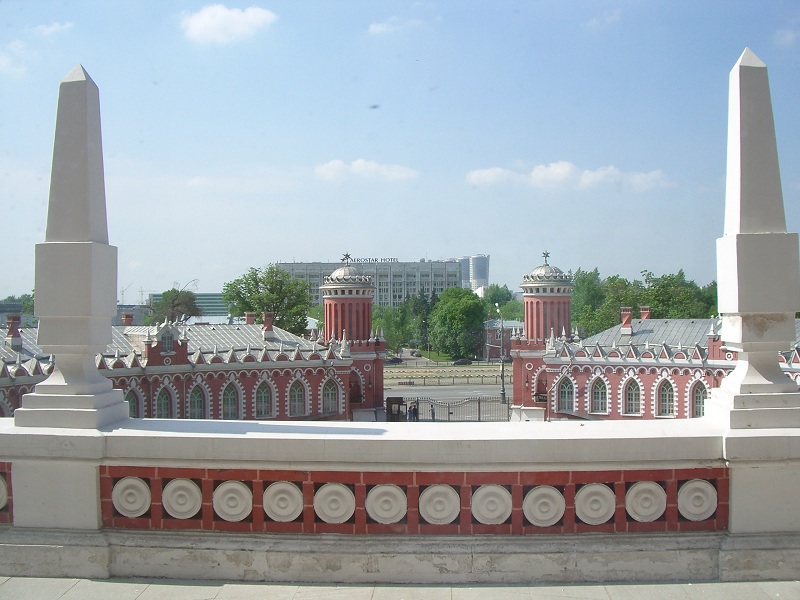 Вид на балкон. Кавалерский зал Петровского дворца