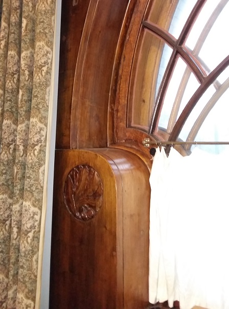 Рама окна в кабинете особняка Рябушинских