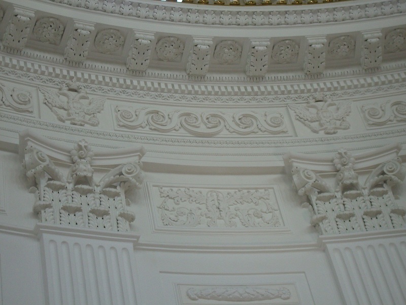 Лепнина Купольного зала Петровского дворца