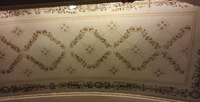 Потолок алькова в Зале театра Пушкина